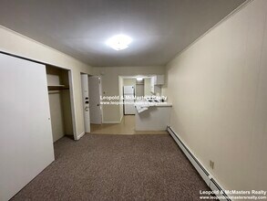 1126 Commonwealth Ave, Unit 2A in Boston, MA - Foto de edificio - Building Photo
