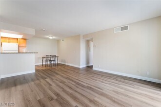 1455 E Katie Ave in Las Vegas, NV - Building Photo - Building Photo