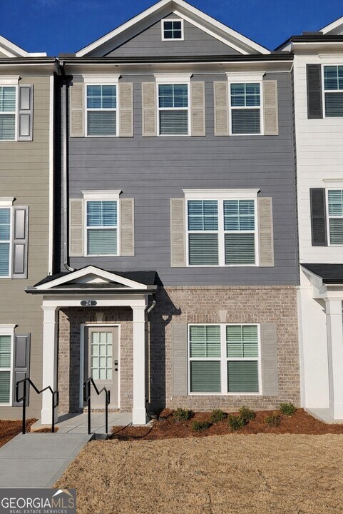 24 Nickel Dr in Newnan, GA - Building Photo