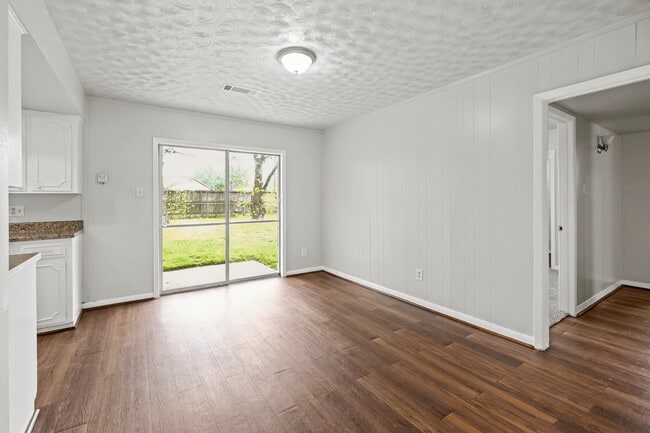 122 W Havner Ln in Houston, TX - Building Photo - Building Photo