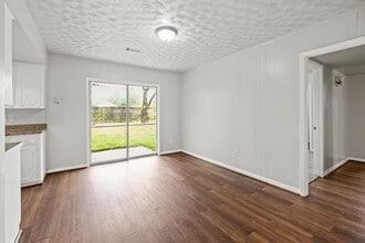 122 W Havner Ln in Houston, TX - Building Photo - Building Photo