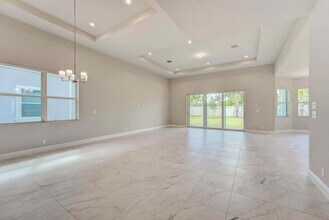 9296 Crestview Cir in Palm Beach Gardens, FL - Building Photo - Building Photo