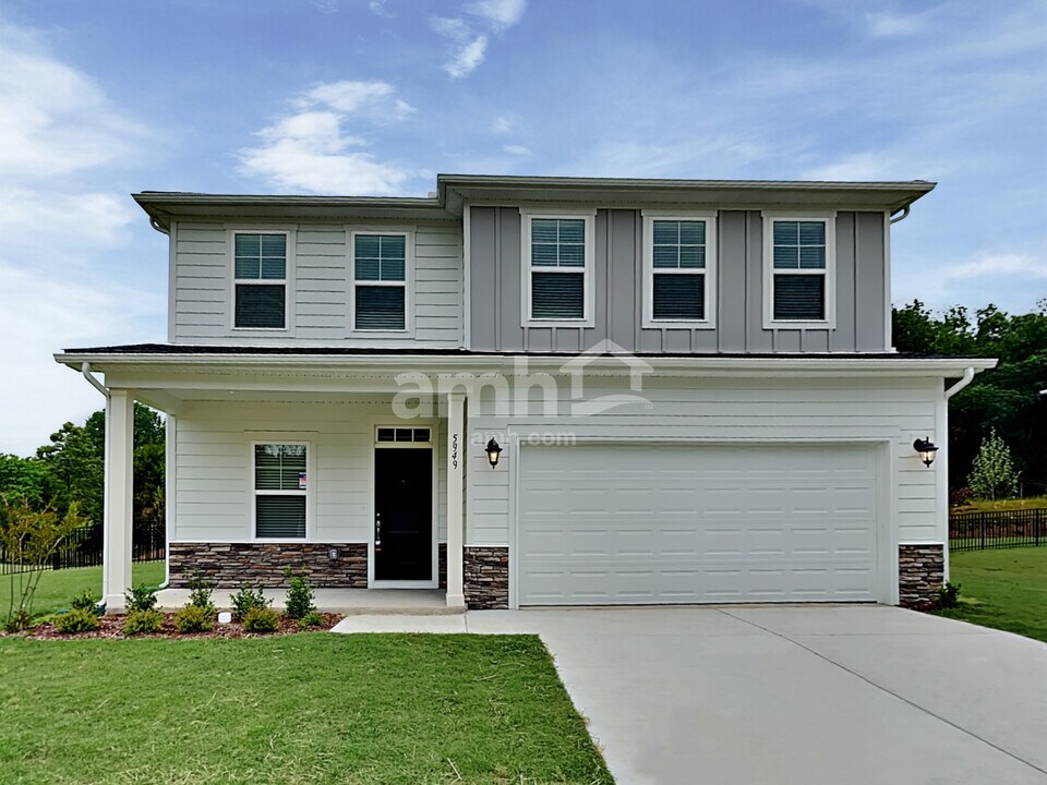 5949 Hagar Vly Dr in Nashville, TN - Building Photo