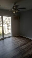 823 McIntosh Ct, Unit 202 in Prospect Heights, IL - Building Photo - Building Photo