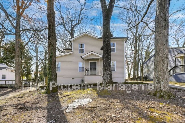 1484 Norman Berry Dr in East Point, GA - Building Photo - Building Photo