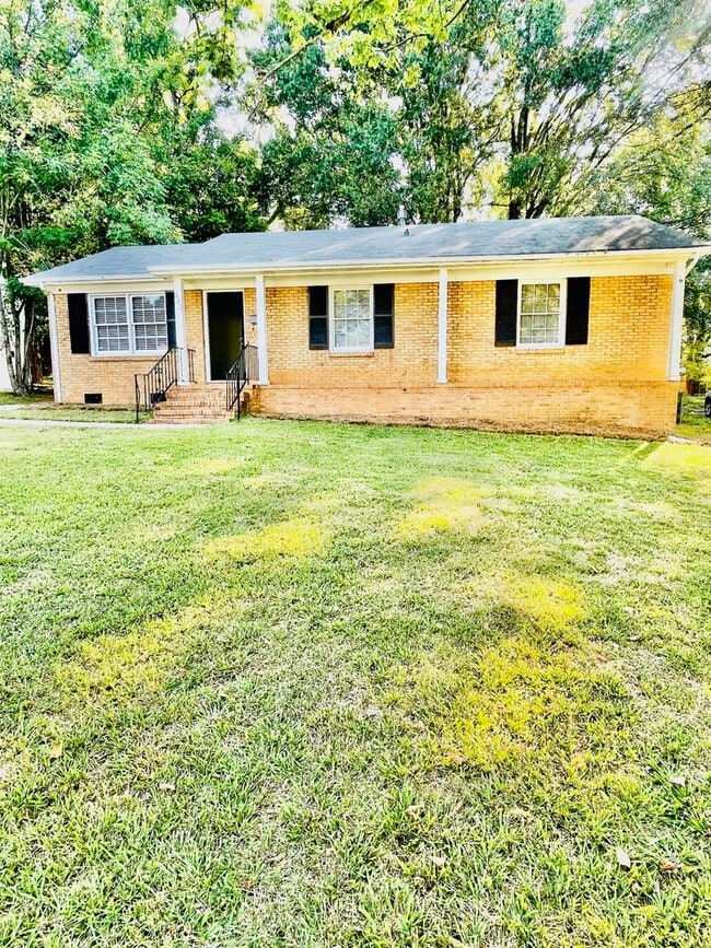 332 Clover Hitch Dr