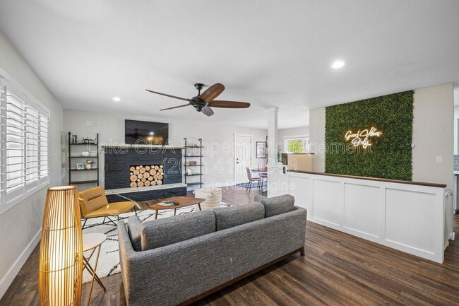 property at 3870 N Honeysuckle Dr