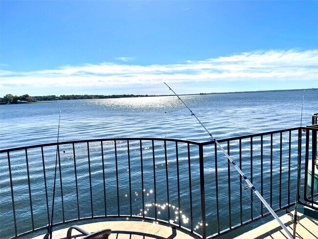 7041 Kingston Cove Ln in Willis, TX - Building Photo - Building Photo