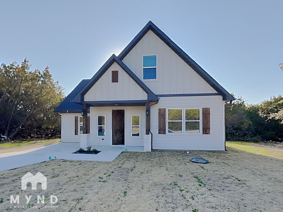 5612 San Jacinto Dr in Granbury, TX - Building Photo