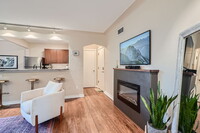 636 N Washington St, Unit 204 in Denver, CO - Building Photo - Building Photo