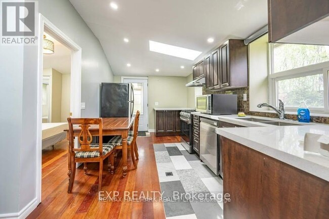 692-692 Birchmount Rd in Toronto, ON - Building Photo - Building Photo