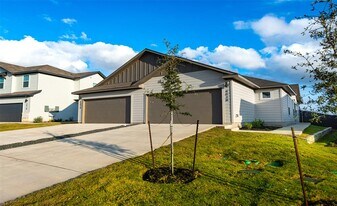 403 Cross Barn Blvd in Buda, TX - Building Photo