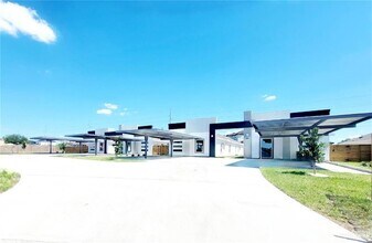 2205 S Pamplona St, Unit 3 in Pharr, TX - Building Photo - Building Photo