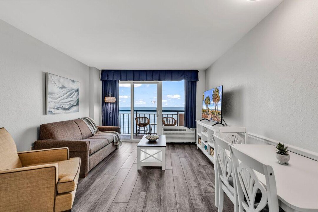 2300 N Ocean Blvd in Myrtle Beach, SC - Building Photo