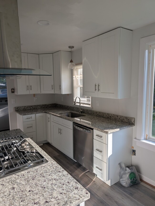 1 Monroe Bay Ave in Colonial Beach, VA - Building Photo - Building Photo