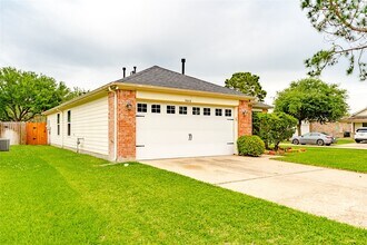 7602 Little Thicket Ct in Cypress, TX - Building Photo - Building Photo