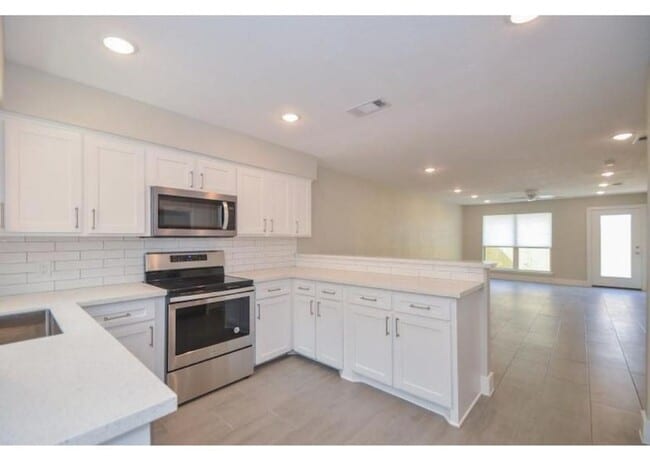 6315 Bowers St in Wallis, TX - Building Photo - Building Photo