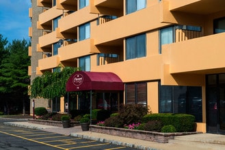 Claremont Towers in Hillsborough, NJ - Building Photo - Building Photo