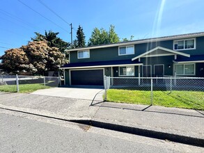 28804-28806 28th Pl S in Federal Way, WA - Building Photo - Building Photo