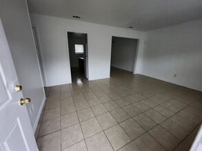 3939 Monterey Dr in Gulfport, MS - Foto de edificio - Building Photo