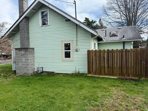 819 Fidalgo Ave in Anacortes, WA - Building Photo - Building Photo