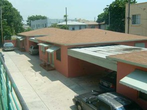 1465 SW 4th St in Miami, FL - Building Photo - Building Photo