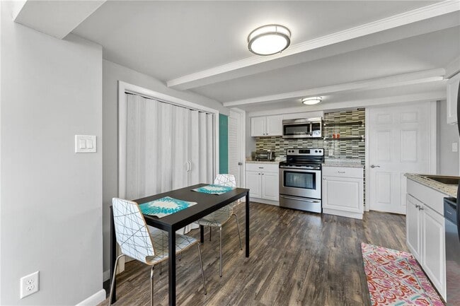 property at 2618 Monroe St