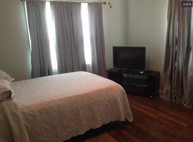 609 West Nettie Avenue, Unit House2 in Kingsville, TX - Foto de edificio - Building Photo