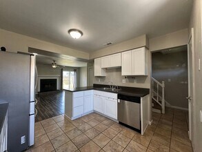 621 Aubrey Dr in Virginia Beach, VA - Building Photo - Building Photo