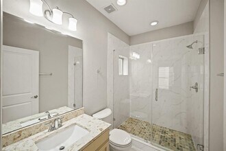 919 W 17th St in Houston, TX - Building Photo - Building Photo