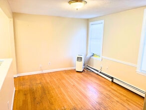 106 Calvary St, Unit 106 in Waltham, MA - Building Photo - Building Photo
