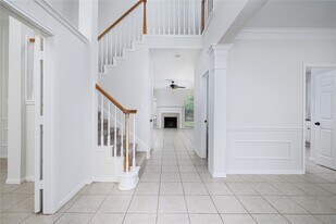 107 N Sunny Slope Cir in Spring, TX - Building Photo
