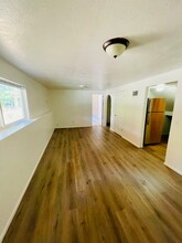 1544 E Mulberry Way in Sandy, UT - Foto de edificio - Building Photo