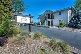 Glacier Apartments in Ellensburg, WA - Foto de edificio - Building Photo