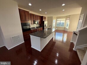 7810 River Rock Way in Columbia, MD - Building Photo - Building Photo