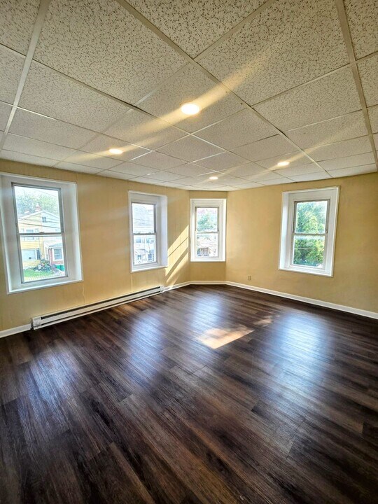 165 W Gordon St in Allentown, PA - Building Photo