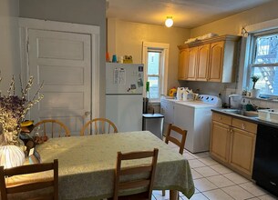 183 College Ave, Unit 1 in Somerville, MA - Building Photo - Building Photo