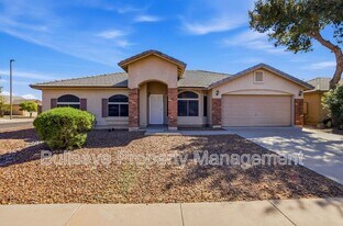 2163 S Tucana Ln in Gilbert, AZ - Building Photo