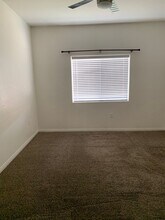 1490 Orange Jubilee Rd in Henderson, NV - Building Photo - Building Photo
