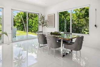 6050 La Gorce Dr in Miami Beach, FL - Building Photo - Building Photo