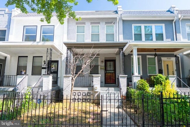property at 1928 Bennett Pl NE
