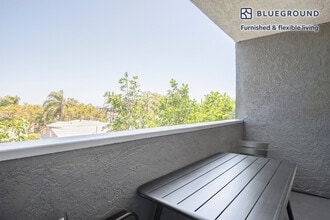 110 Sweetzer Ave in Los Angeles, CA - Building Photo - Building Photo