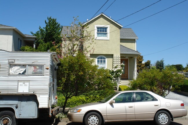 1633 Stuart St in Berkeley, CA - Foto de edificio - Building Photo