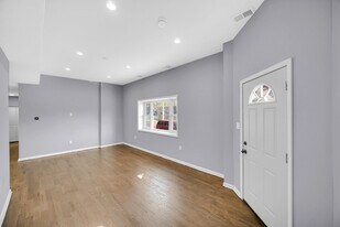 4335 Lawndale Ave, Unit 1F in Lyons, IL - Building Photo