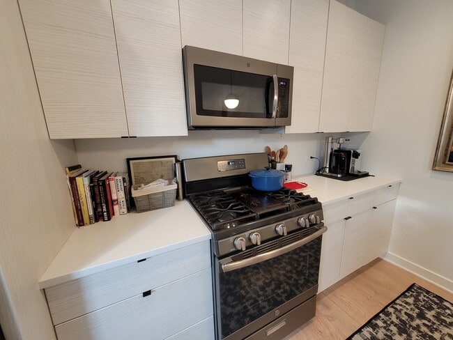 1656 W Summerdale Ave in Chicago, IL - Building Photo - Building Photo