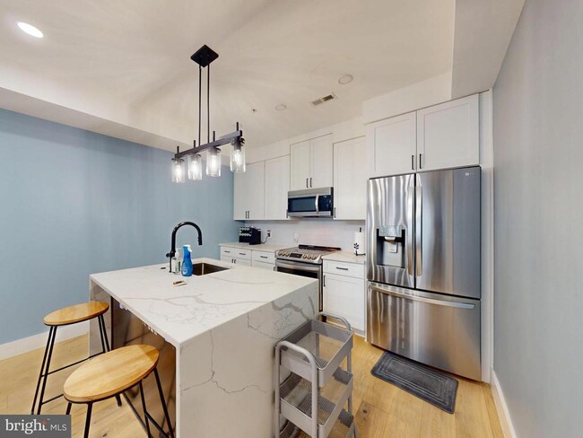 property at 927 Kennedy St NW