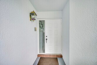 17094 Boca Club Blvd in Boca Raton, FL - Building Photo - Building Photo