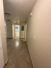 437 NW 81st St. in Miami, FL - Foto de edificio - Building Photo