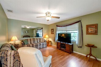 1814 Fox Hunt Dr in Sun City Center, FL - Building Photo - Building Photo