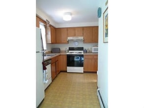 204 Foxcroft Cir, Unit 204 in Scarborough, ME - Building Photo - Building Photo
